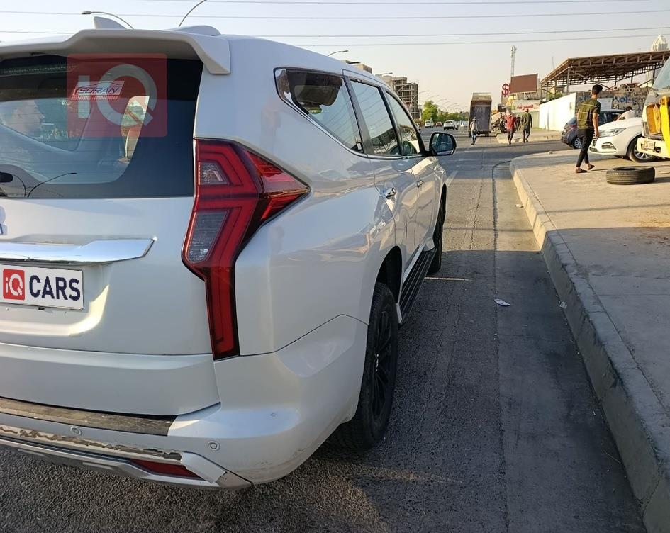 ميتسوبيشي باجيرو سبورت